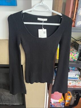 NWT OAK + FORT Black Ribbed Scoop Neck Top With Flared Sleeves